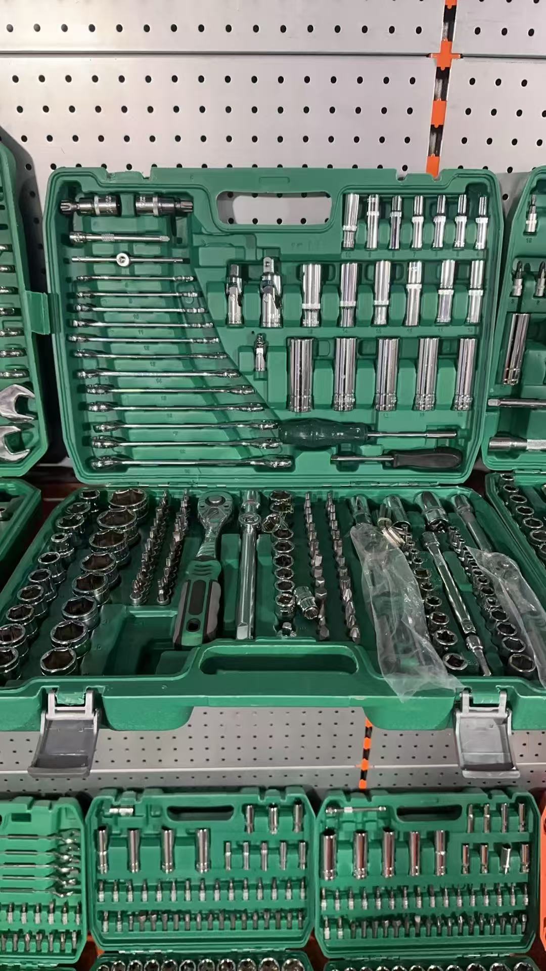Набор инструментов для авторем – обзор и цена Power Tools Set